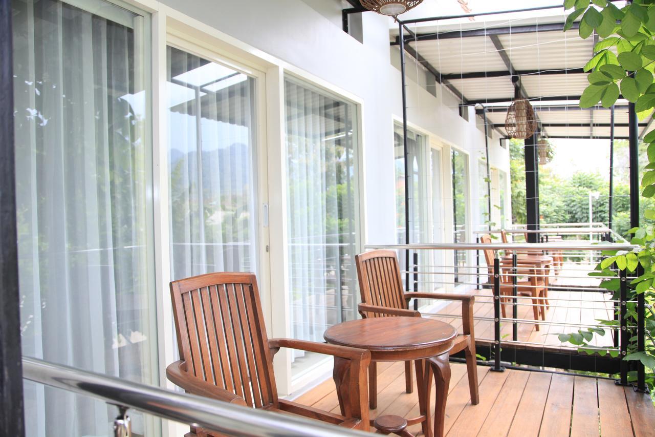 Bukit Daun Hotel And Resort Kediri  Exteriér fotografie