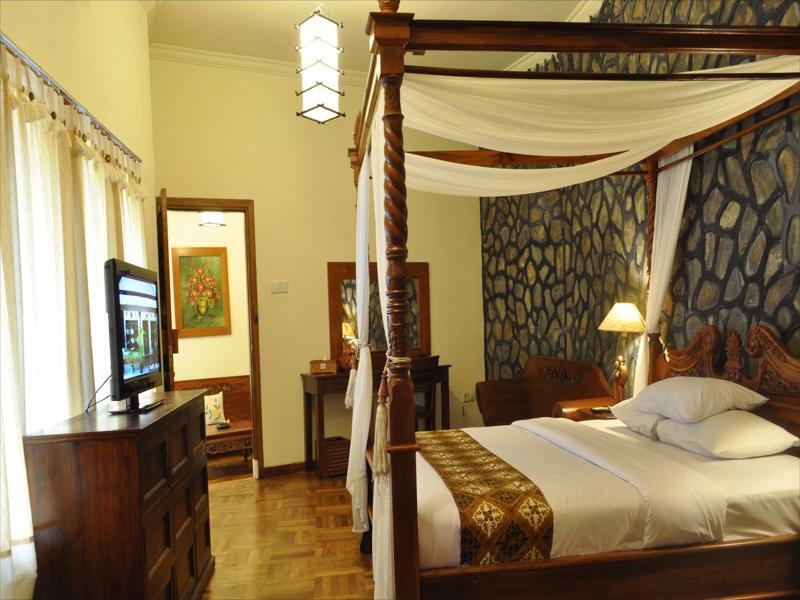Bukit Daun Hotel And Resort Kediri  Exteriér fotografie